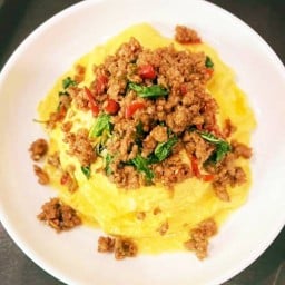 กะเพราพริกแห้ง  แม่สี