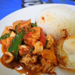 ข้าวพริกแกงหมึก