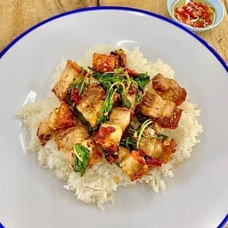 ข้าวกะเพราหมูกรอบ