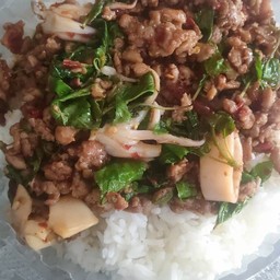 กระเพราหมูสับ+หมึก ราดข้าว