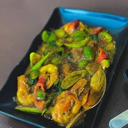 ผัดสตอกุ้ง