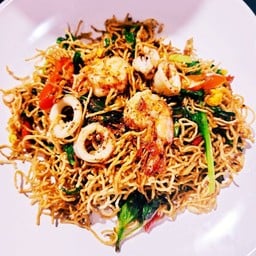 ผัดขี้เมาบะหมี่กรอบหมูนุ่ม+หมึก