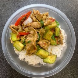 ข้าวเขียวหวานไก่ผัดแห้ง