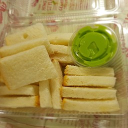 ขนมปังนิ่ม จิ้ม สังขยาลาวาใบเตยหอม