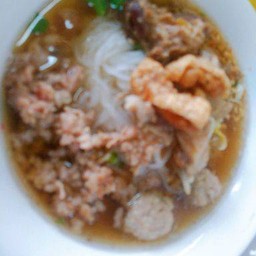 เส้นเนื้อเปื่อยลูกชิ้นน้ำใส