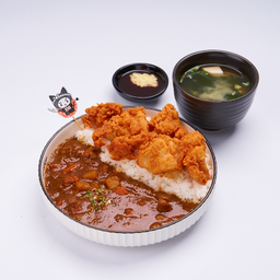 ข้าวแกงกะหรี่ไก่ทอด