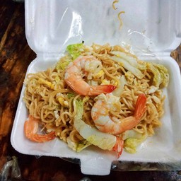 ผัดมาม่ากุ้ง