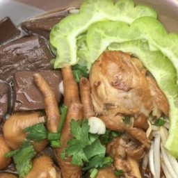 ก๋วยเตี๋ยวไก่มะระ รสเด็ด ราม2 (ก่อนเข้าหมู่บ้านนิรันดร์วิวล์4)