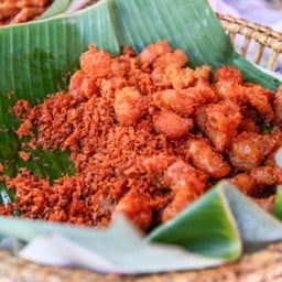 ข้าวเหนียวหมูทอด