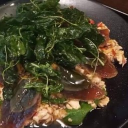 กะเพราไข่เยี้ยวม้า