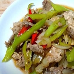 ผัดพริกหยวกราดข้าว