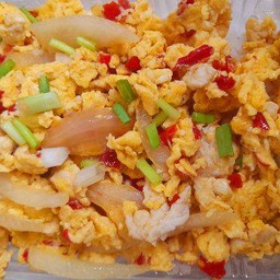 ข้าวไข่คั่ว  ราดข้าว