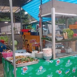 ร้านต้นไทร ตามสั่ง ยำ แซ่บ(ร้านต้นไทรเจ้าเก่า)