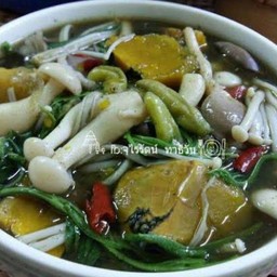 แกงเห็ดรวม