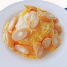 ข้าวไข่ข้นไส้กรอกชีส