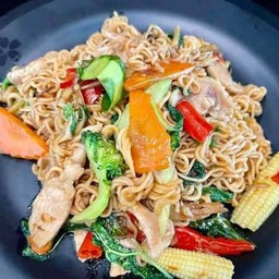 มาม่าผัดขี่เมาทะเล