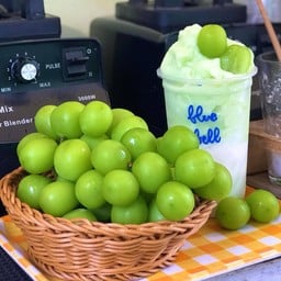 องุ่นไซมัสคัส นมสด ปั่น 16 Oz