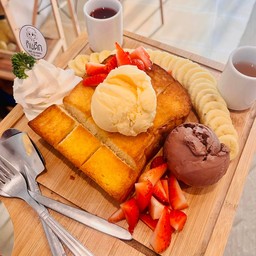 โทส สตอเบอร์รี่  strawberryv+ banana toat
