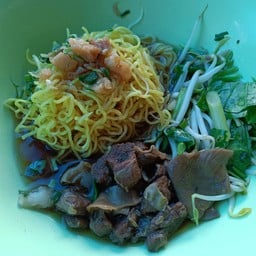 ก๋วยเตี๋ยวหมูตุ๋น