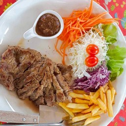 สเต็กหมูนุ่มพริกไทยดำ