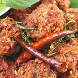 ลาบหมูทอด