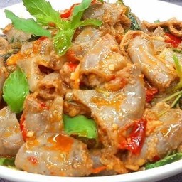 ข้าวกะเพราไส้อ่อน