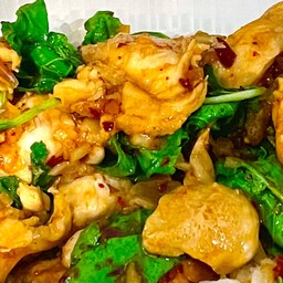 กะเพราไก่ กับล้วนๆพิเศษ