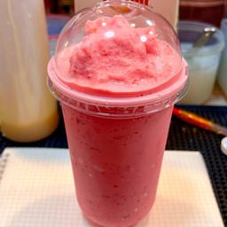 สตอเบอรี่ปั่นปีโป้