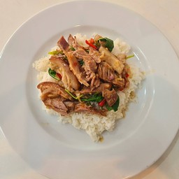 กระเพราขาหมู