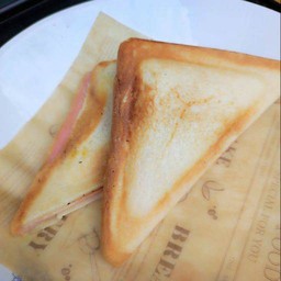 แซนวิชร้อนแฮมชีส