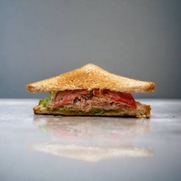Tuna Classic Sandwich