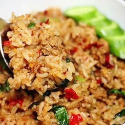 ข้าวคลุกกะเพราหมูสับ