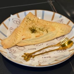 Chicken Cream Sauce Puff