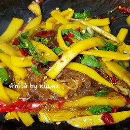 ข้าว กะเพราหน่อไม้+วุ้นเส้น