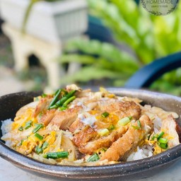 ข้าวหมูทอดคัตสึด้ง