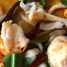 ต้มยำรวมมิตรทะเล ถ้วย