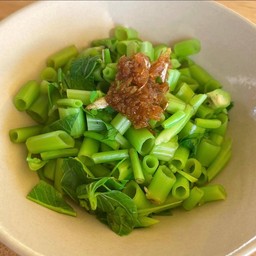 ผักบุ้งลวก