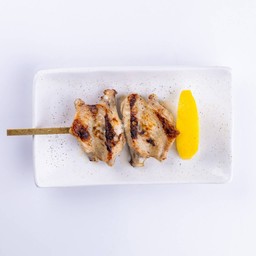 ปีกไก่กลางย่าง