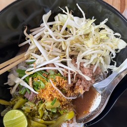 ขนมจีนน้ำเงี้ยวน้ำข้น