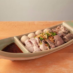 Boiled Pork Set : ลวกจิ้มหมู