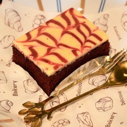 Red Velvet Brownie