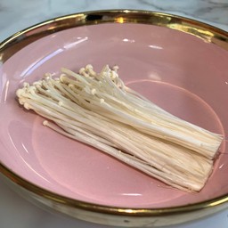 เห็ดเข็มทอง