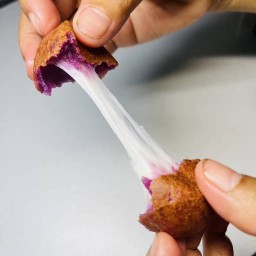 ขนมไข่เต่า (ซอสราดชาเขียว-ชาไทย)