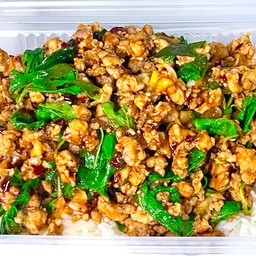 กะเพราหมูสับ กับล้วนๆ พิเศษ