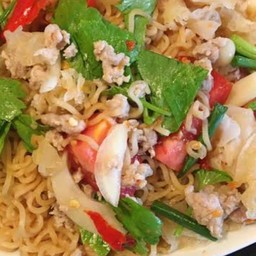 ยำมาม่า