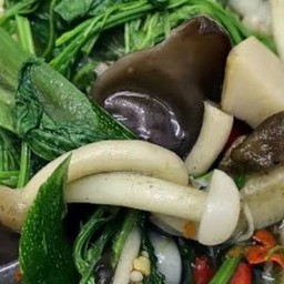 แกงเห็ดรวม