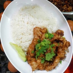ข้าวหมูกระเทียม