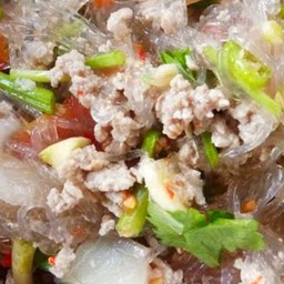 ยำวุ้นเส้นหมูสับ