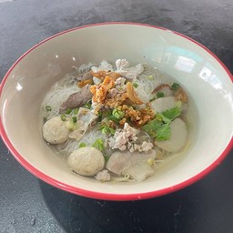 ก๋วยเตี๋ยวหมูน้ำใส