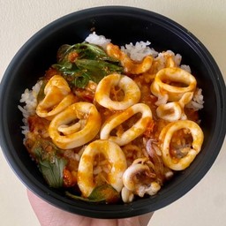 ข้าวพริกแกงปลาหมึก สายปลาหมึดห้ามพลาดเลย ค่ะ